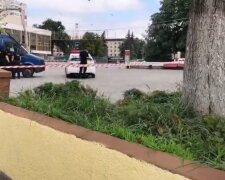 В Луцке захватили автобус, скриншот из видео