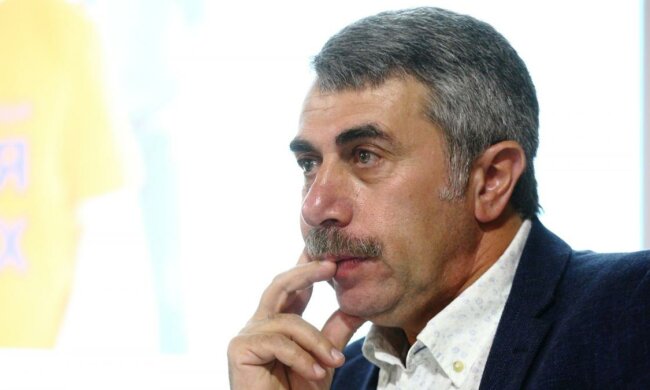 Комаровський показав, як правильно мити руки і міряти температуру: соромно цього не знати