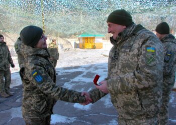 Командование ООС наградило военкоров, фото: штаб ООС