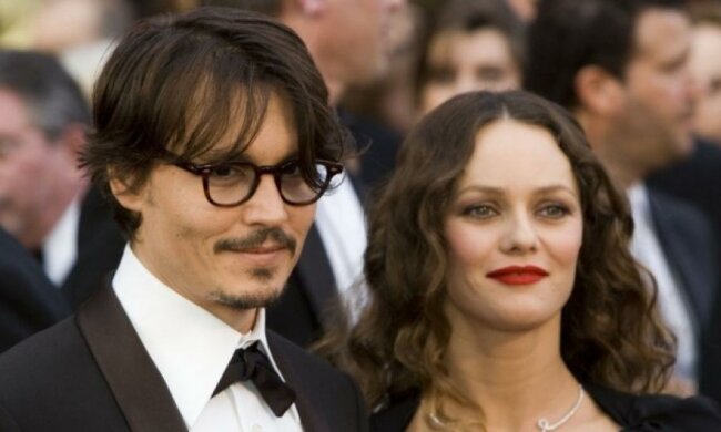 Колишні Джонні Деппа захищають його