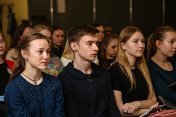 В известном вузе Днепра разразился пикантный скандал: отказал декану - сдай зачетку