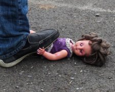 Парень издевался над ребенком, угрожая его бабушке