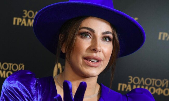 "Боже, что с лицом?": Ани Лорак в откровенном наряде не узнали фанаты