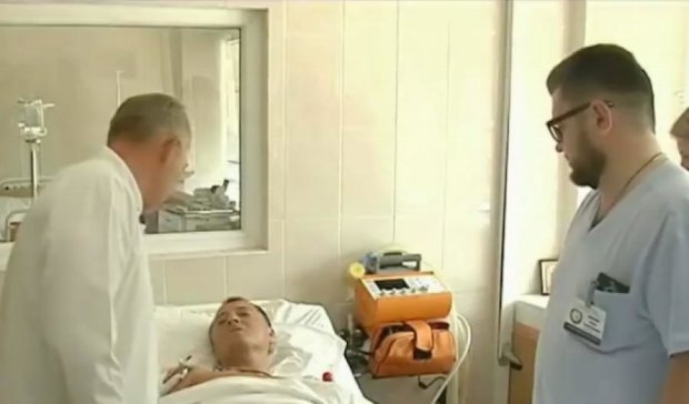 Дніпропетровські лікарі витягли осколок із серця бійця