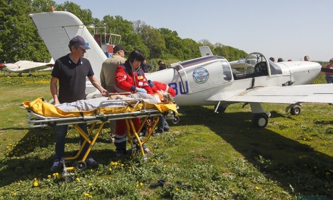 Харківські пілоти рятують важкохворих українців - крилатими героями захоплюється вся Україна