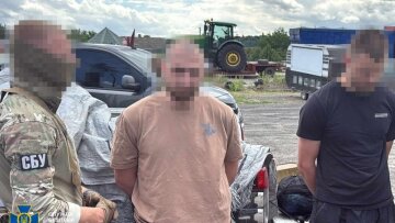 Затримання торговця трофейною зброєю у Києві