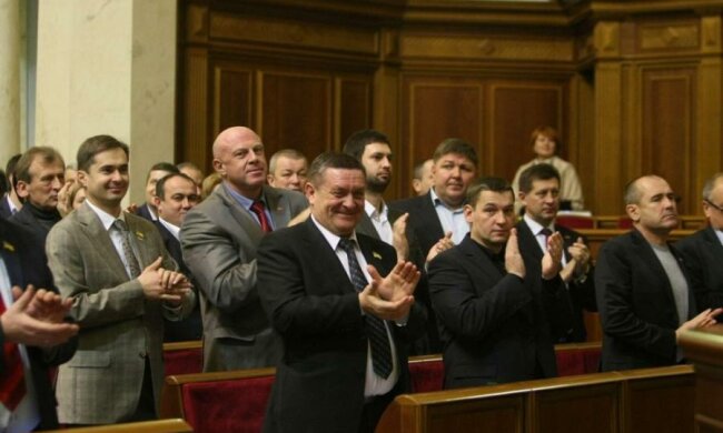Українці виступають за тотальне оновлення Ради (опитування)