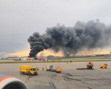 Самолет полный пассажиров вспыхнул, как свеча: люди в панике спасались бегством