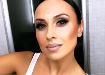 DJ NANA, instagram.com/anastasia_domination/