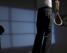 Безрукий свідок повісився в кабінеті слідчих