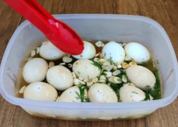 Маринованные яйца, фото sovkusom