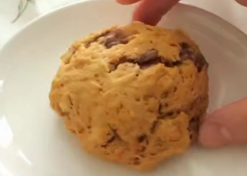 Гарбузове печиво з горіхами та шоколадом, кадр з відео