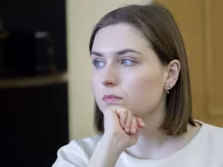 Ваши дети в "надежных" руках: молоденькая министр образования "блеснула" умом в сети, фото