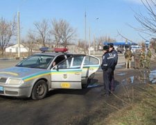Добровольці напали на поліцейських на Донеччині (фото)