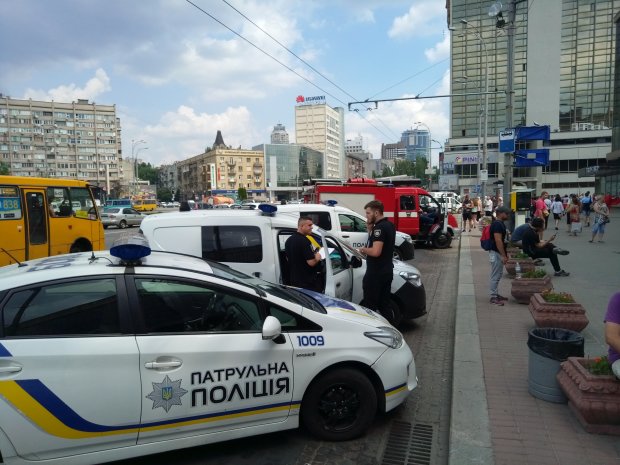 Слідом за метро у Києві "замінували" аптеки: поліція прочісує місто, жартівників чекає камера