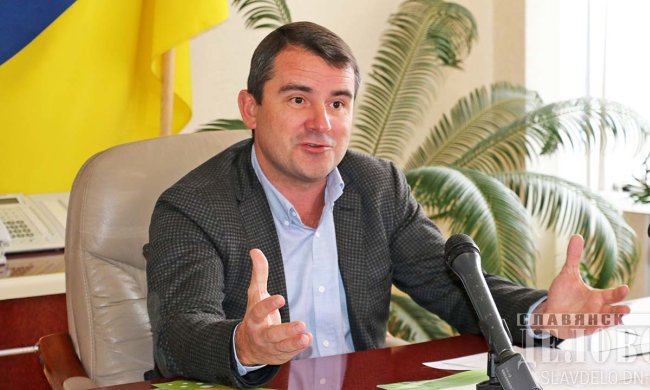 Одиозный украинский мэр объяснил, зачем тискался с главарями "ДНР"