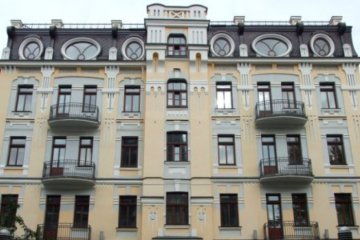 Офісний центр Януковича продають за 200 мільйонів