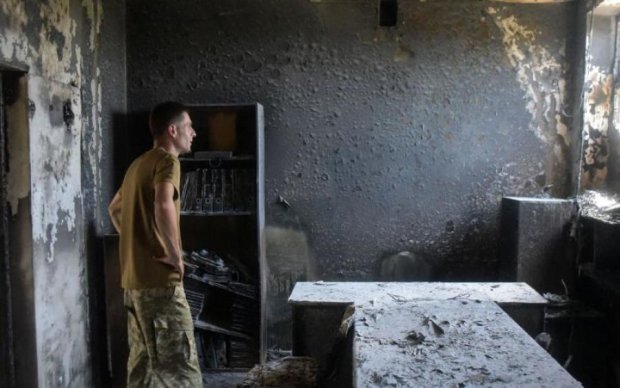 Притисли до підлоги і зламали щелепу: охоронець-сепаратист поглумився над українським прикордонником