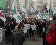 Під ЦВК вимагають виборів до районних рад (фото)