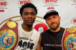 Ломаченко вручает пояс WBO Абдулле Мейсону