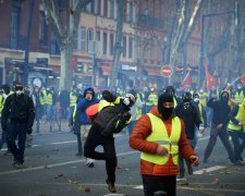 Французькі протести перекочували в нові країни, Європа готується до епохального бунту