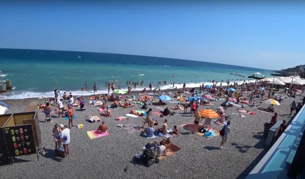 пляж, скріншот з відео