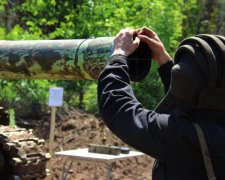 Знищення бліндажа бойовиків показали в мережі