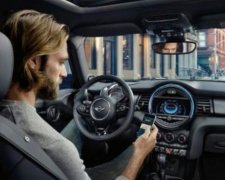 В сеть слили первые фото нового хэтчбека MINI
