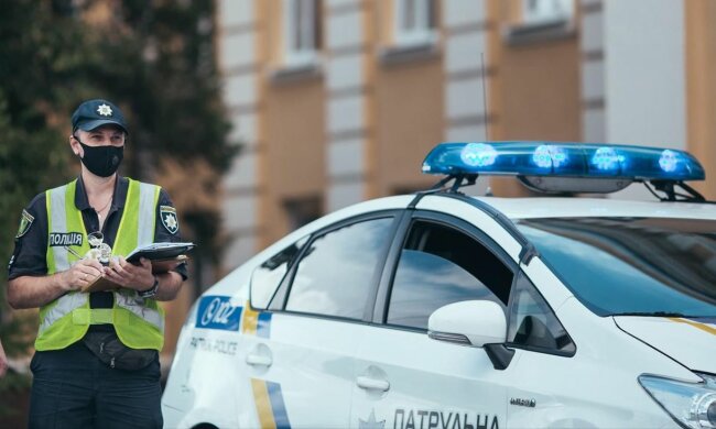 В Киеве поймали за руку ушлую воровку, очевидцы кипят: "Сиди, бл*ть!"