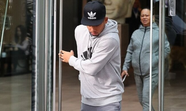 Мама Жезуса контролирует доходы сына