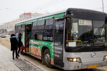 Озброєна дівчина влаштувала криваву бійню в автобусі