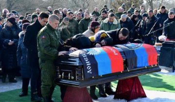 На похороны Гиви выгнали 55 тысяч донетчан