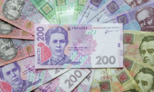 Мінімальну зарплату піднімуть на три місяці раніше, ніж запланували - Мінфін