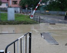 Україна у полоні стихії: сотні житлових будинків пішли під воду