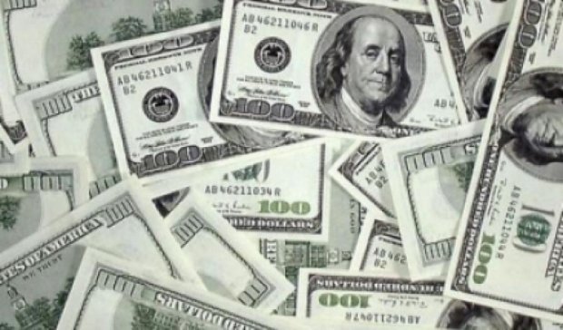 Официальный курс доллара упал на шесть копеек