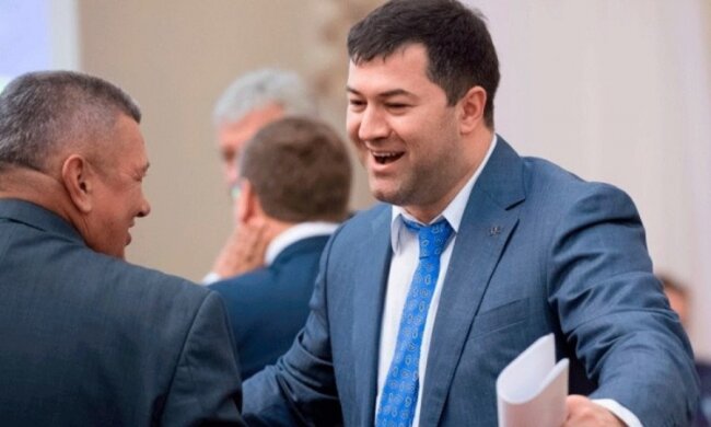 Скандальному Насірову вернули паспорти