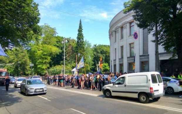 Активисты парализовали центр Киева