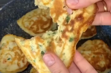 Оладьи в стиле пиццы, кадр с видео