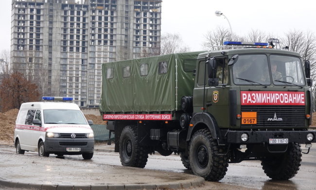 Недалеко от аэропорта обнаружили стокилограммовую авиабомбу, на место выехали саперы. Город стоит на ушах