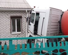 В Україні фури масово таранять будинки (фото)