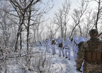 украинские военные на Донбассе, фото: штаб ООС