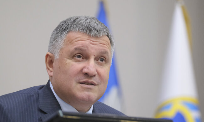 Головне за ніч: імпічмент Зеленського, повернення Цемаха, відставка Авакова та нова комуналка взимку