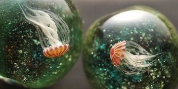 Художниця перенесла цілий світ у намистини