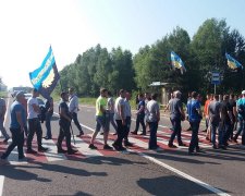 Львівщину заполонили тисячі розлючених містян: що вимагають люди в погонах