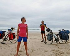 Навколо світу на велосипедах: пара українців показала сміливу подорож