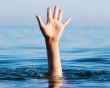 51 рятувальник шукає затонулого хлопчика