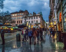 Погода у Львові на 21 лютого: не чекайте весни, діставайте парасольки