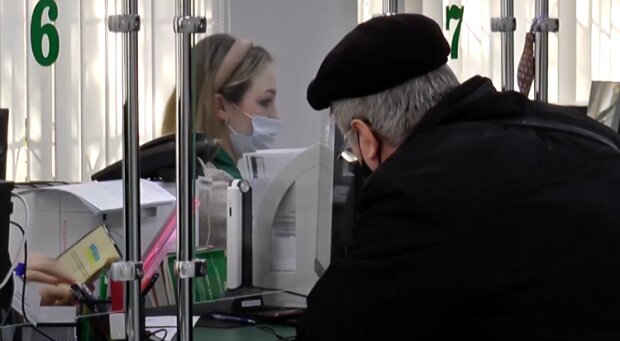 Украинцам поднимут пенсии: кому и когда ждать надбавку