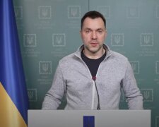 Арестович заспокоїв українців та запевнив що російські військові рухаються лише в одному напрямку: "У потойбічний світ"