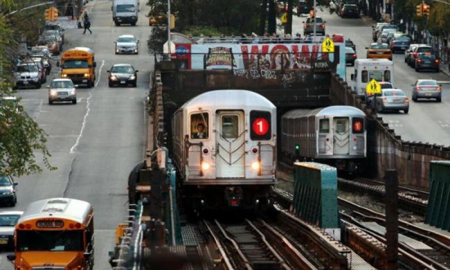 Дівчинка щоранку махала машиністам метро: одного разу сталося неймовірне